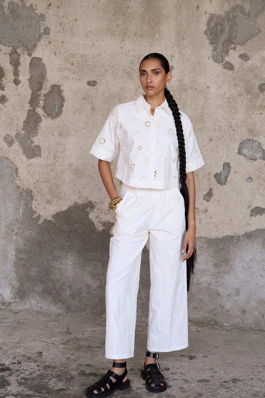 Pantalón Bordado Suizo