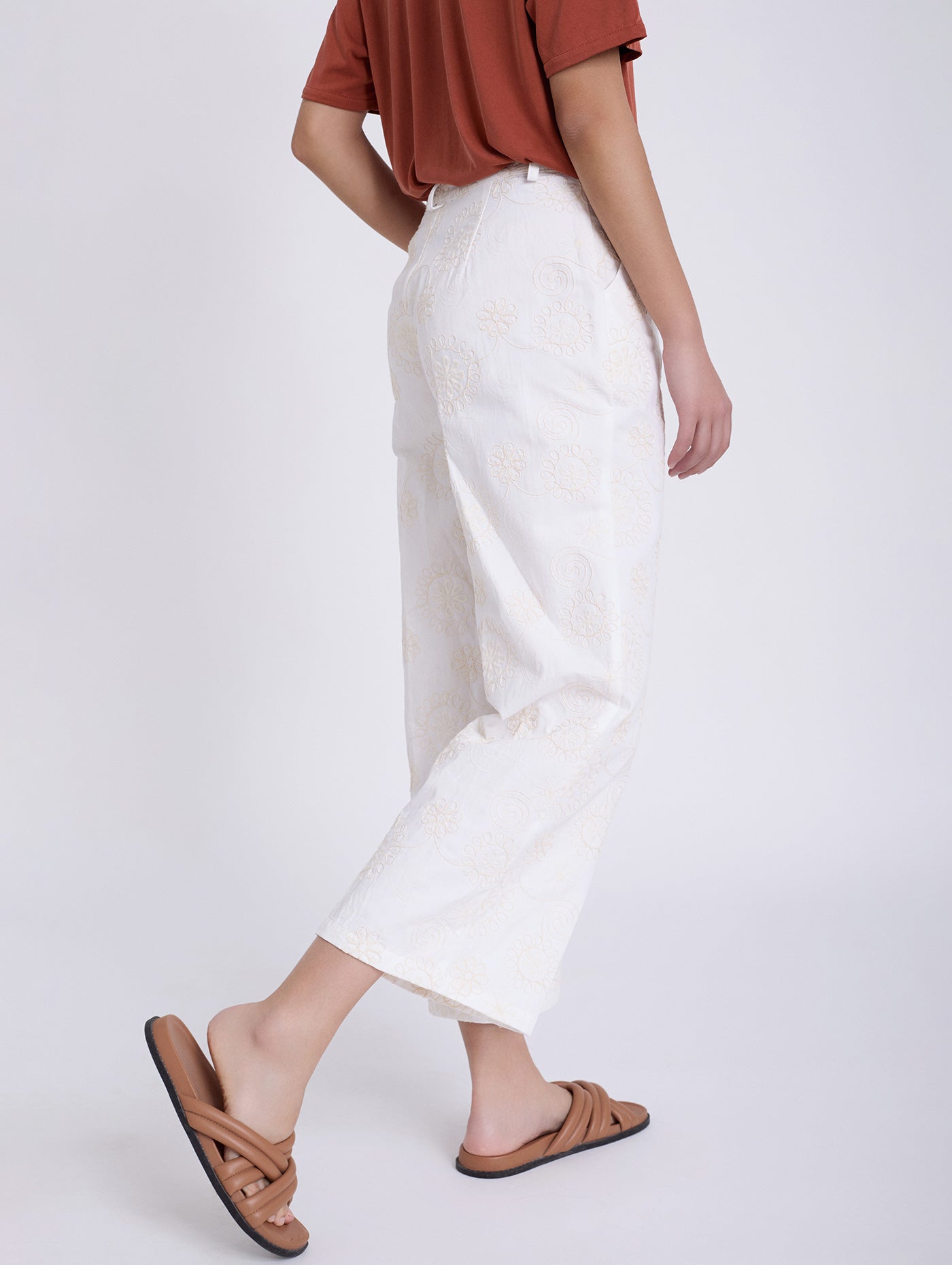 Pantalón Bordado Suizo