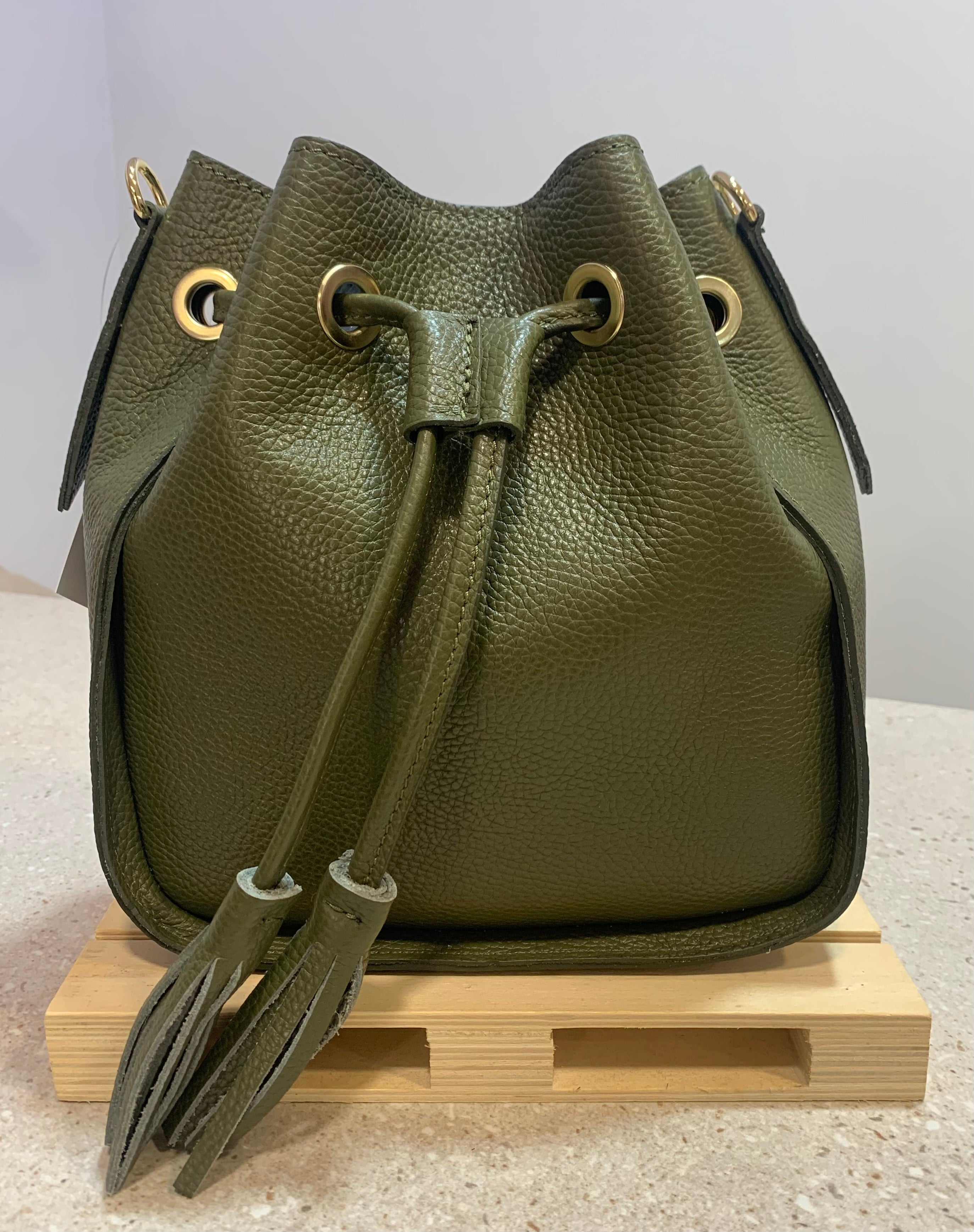 Bombonera De Piel Oliva