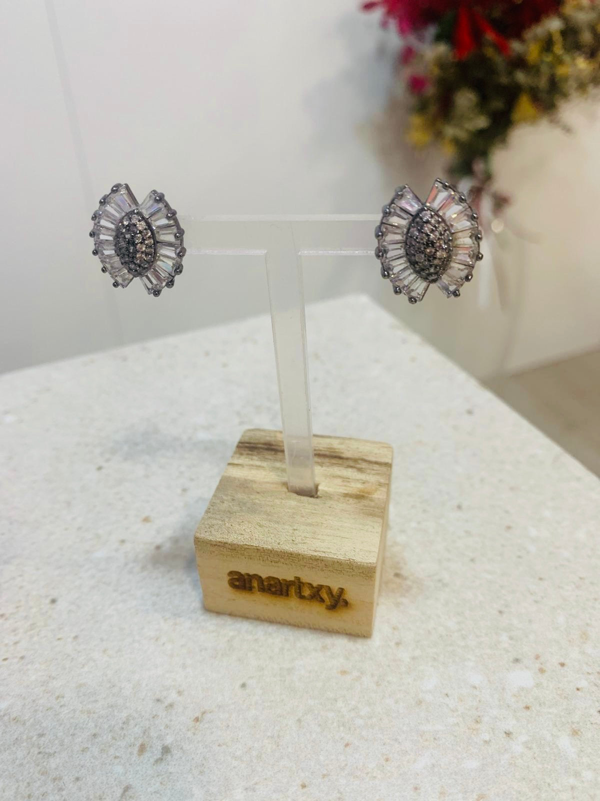 Pendientes Horu