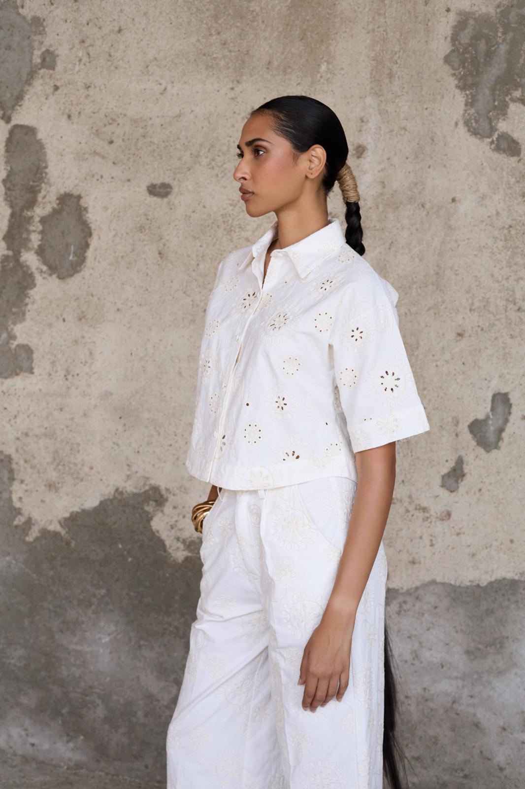 Blusa Bordado Suizo