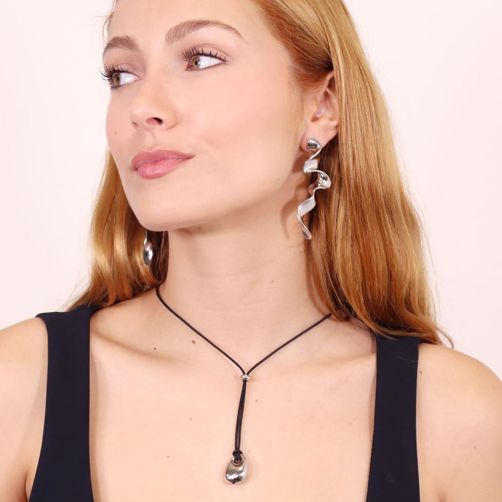 Collar Waves