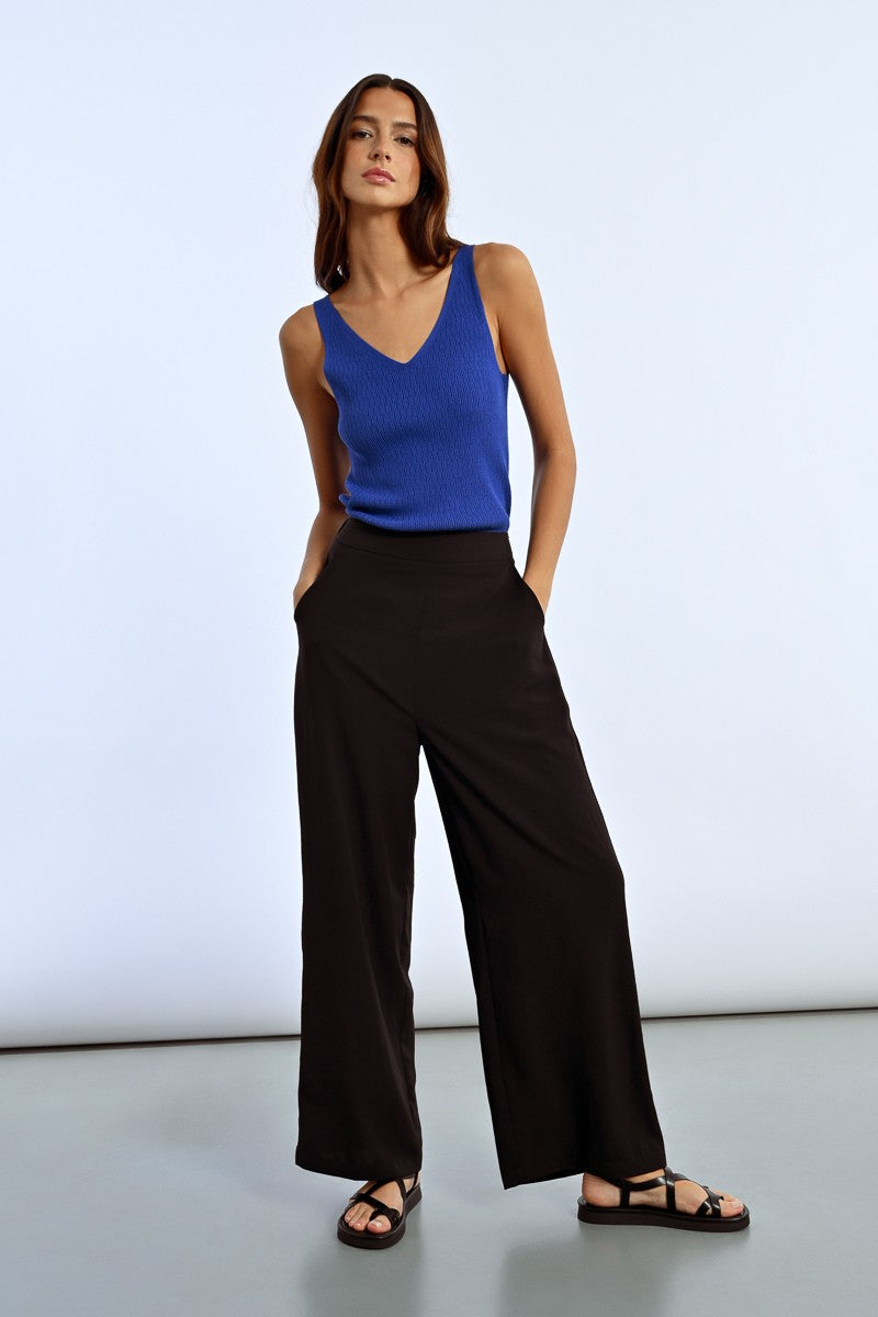 Pantalón Negro Perneras Anchas