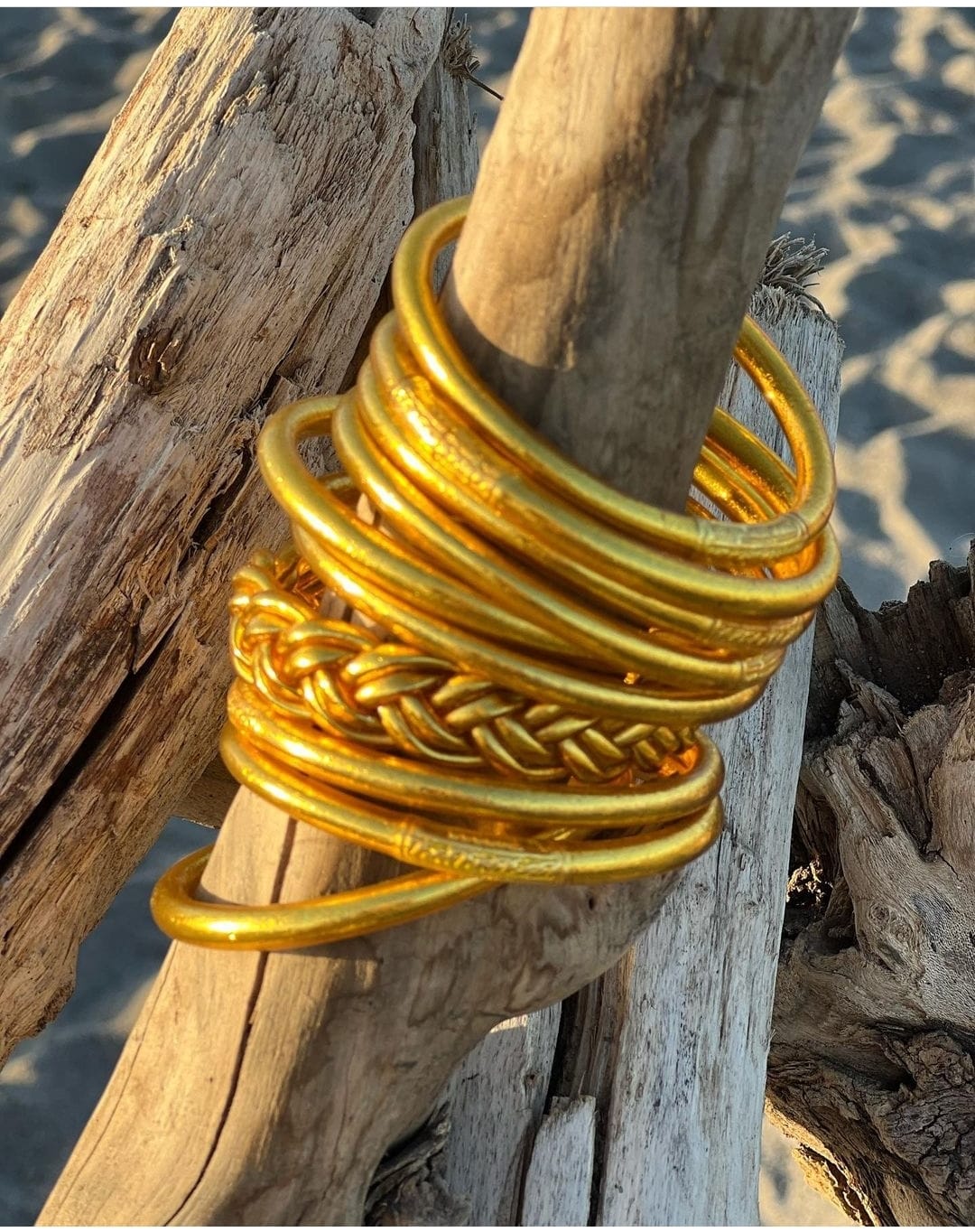Pulsera Budista dorada